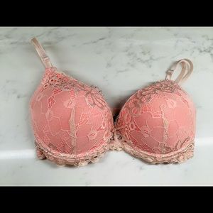 Marilyn Monroe lace overlay bra